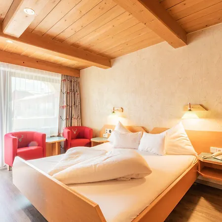 Kaltschmid - Familotel Tirol מלון 4*