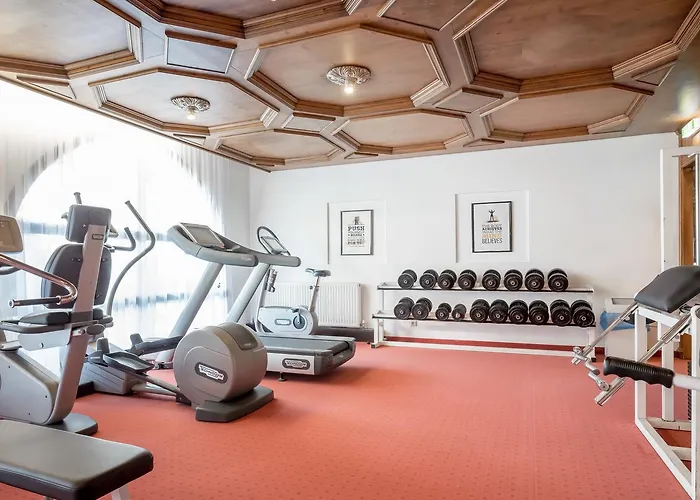 Kaltschmid - Familotel Tirol מלון זיפלד אין טירול